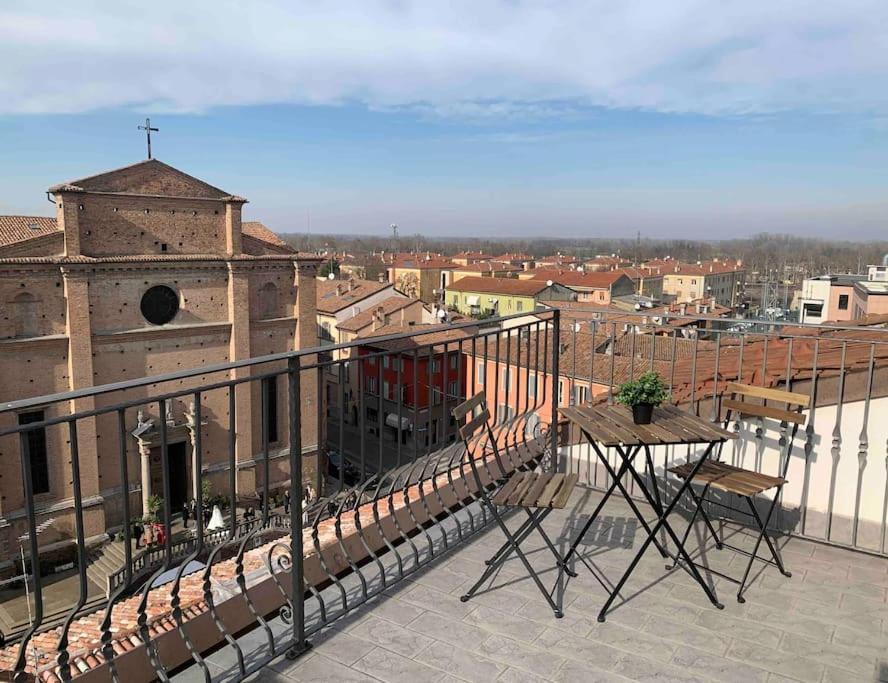 Mansarda Con Vista In Centro A Piacenza Exterior foto